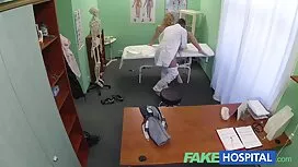 Гарванът изсмуква ба ...