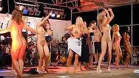 Палавницата го porno ...