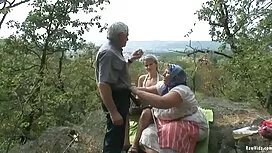 Двойна дяволите баба ...